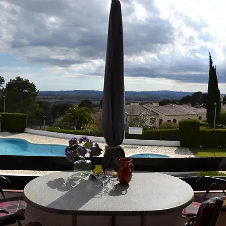 Casa Familiar Con Jardin Privado Y Piscina, Cerca De La Playa - - Es-323-82