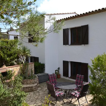 Casa Familiar Con Jardin Privado Y Piscina, Cerca De La Playa - - Es-323-82 *